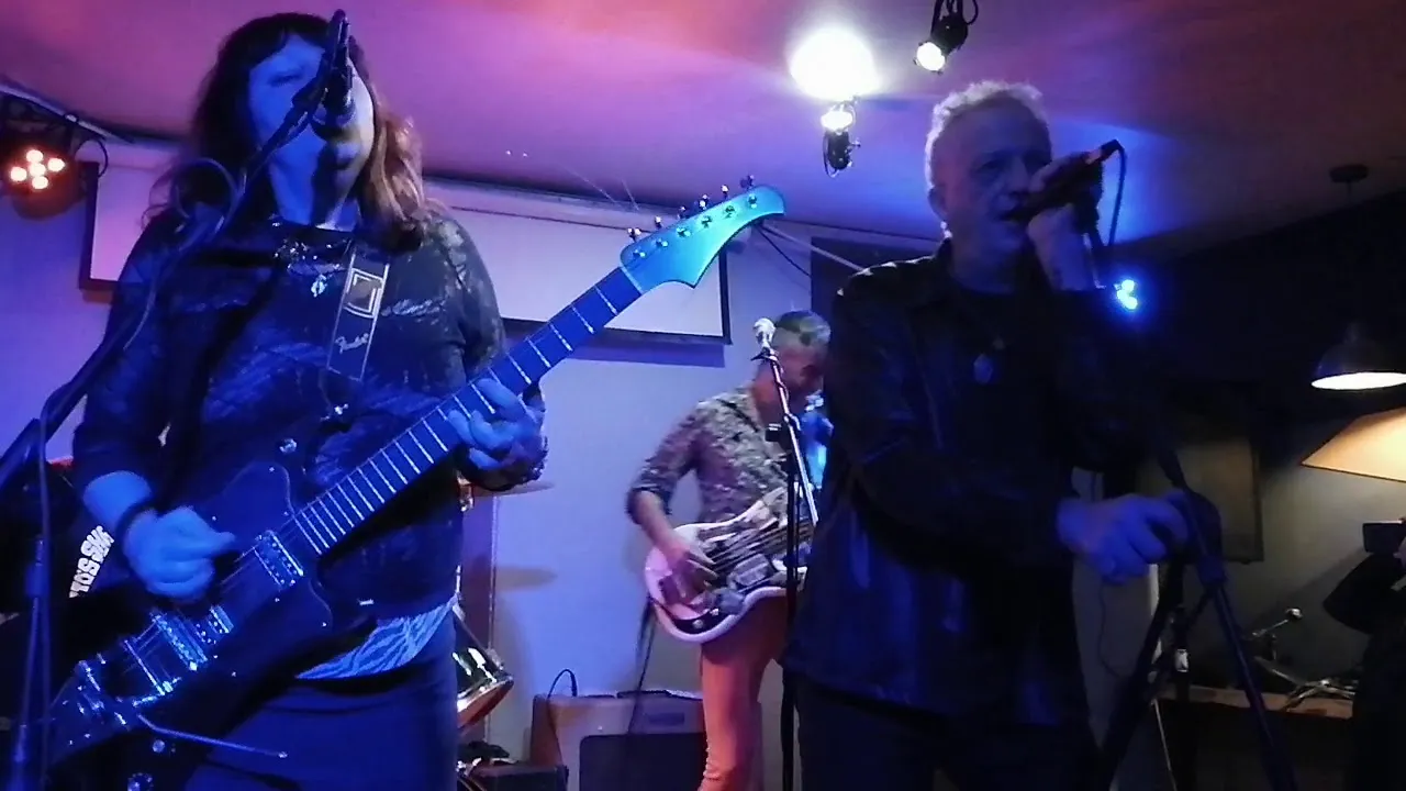 The Dirteez live